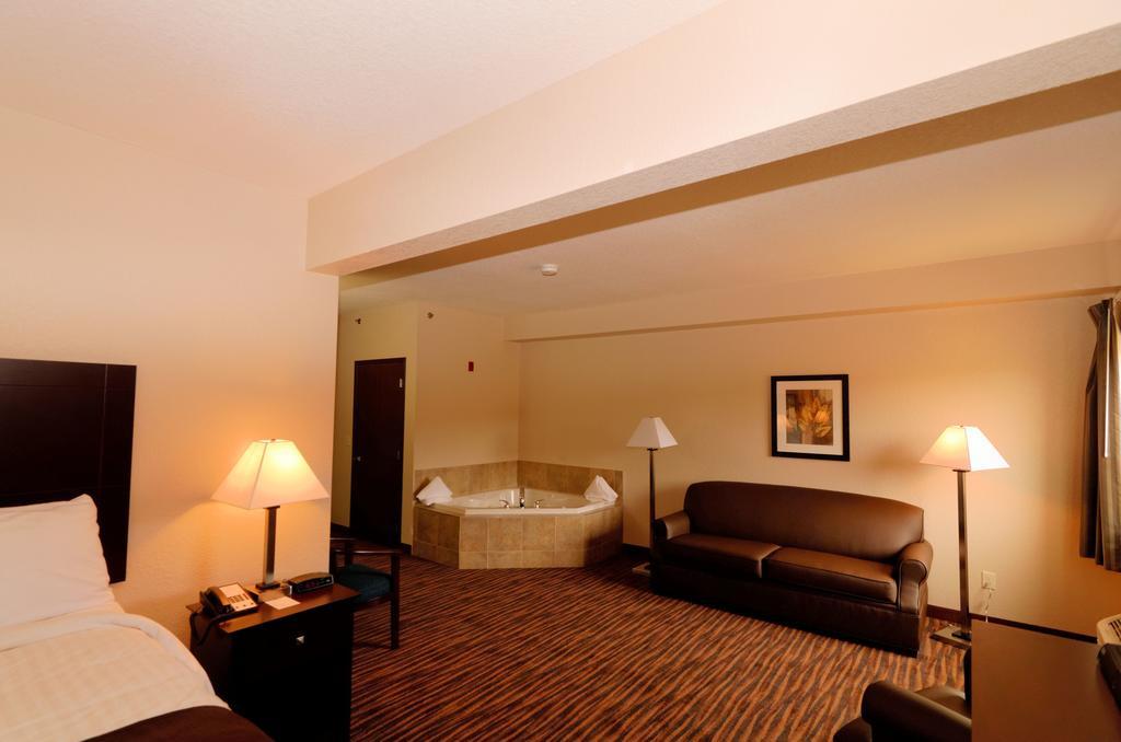 Cobblestone Inn & Suites - Denison | Oak Ridge 외부 사진