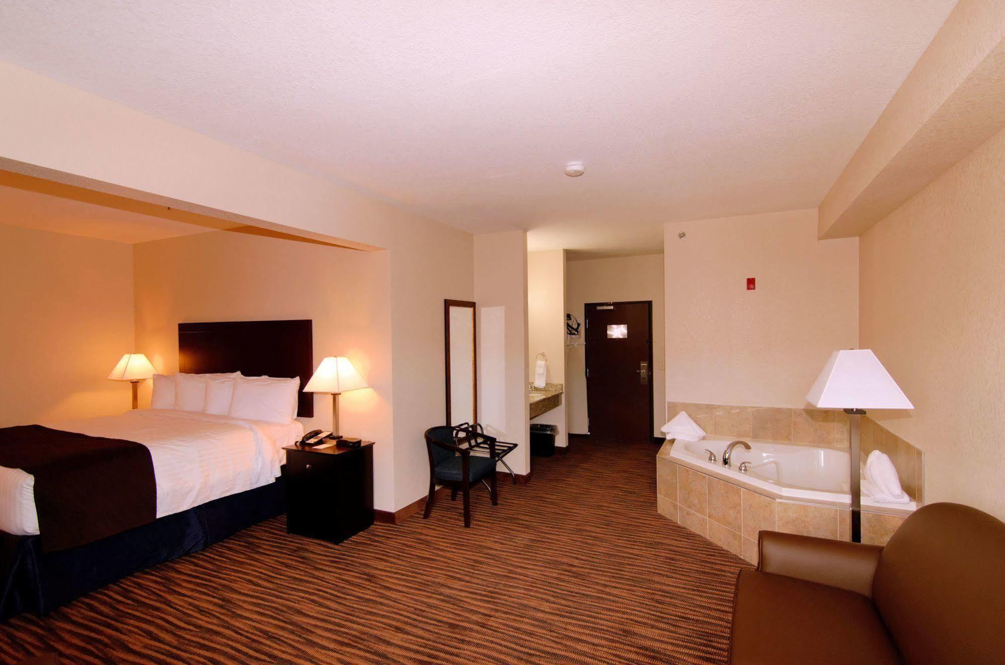 Cobblestone Inn & Suites - Denison | Oak Ridge 외부 사진