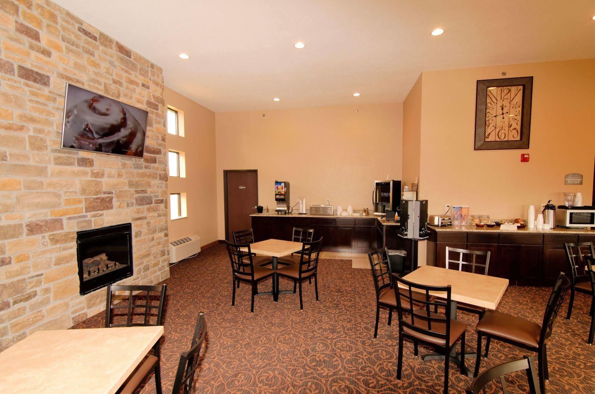 Cobblestone Inn & Suites - Denison | Oak Ridge 외부 사진