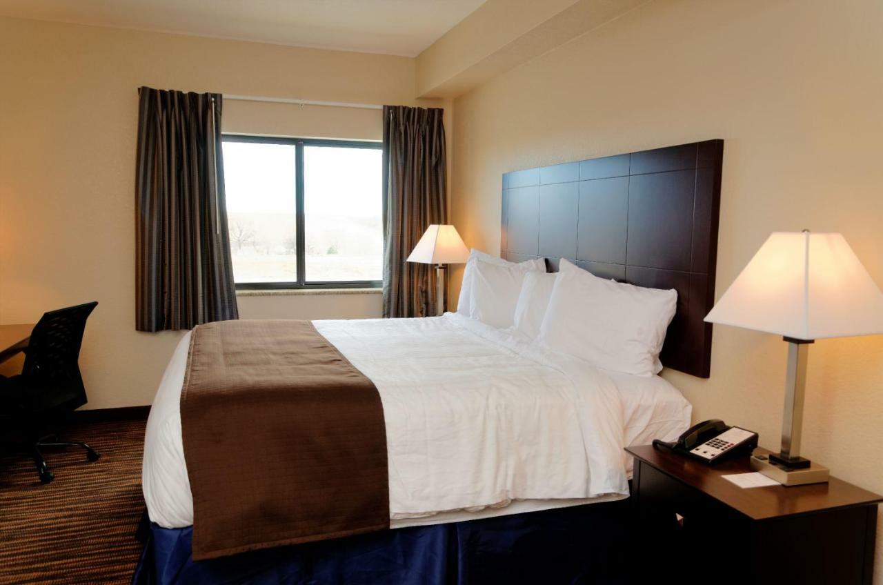Cobblestone Inn & Suites - Denison | Oak Ridge 외부 사진